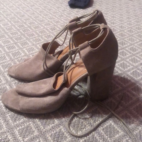 Matiko Cherine Heels sz 38! - Picture 7 of 8